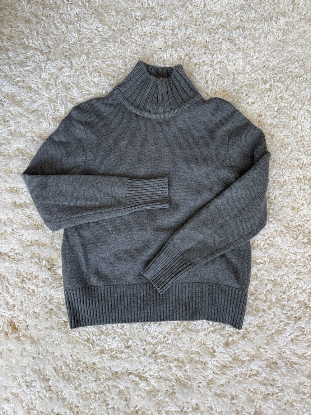 TRADEMARK Cozy Gray Turtleneck Sweater for Women - Ribbed Collar & Hem